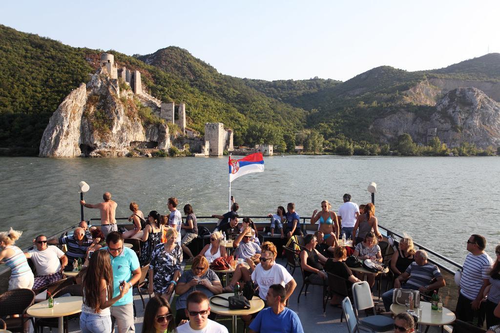 Hotel Danubia Park Veliko Gradište Exteriér fotografie