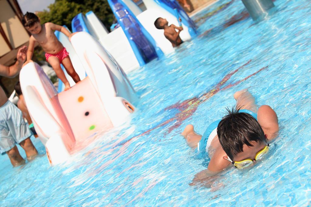 Hotel Danubia Park Veliko Gradište Exteriér fotografie